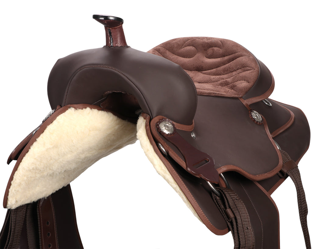 Close up image of Texas-Tack Synthetic Western Saddle, showing horn, suede seat, and fleece lining