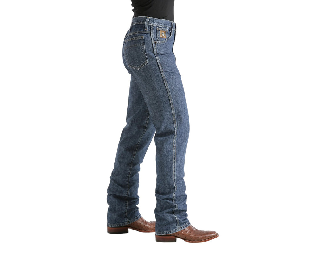 CINCH's slimmest fitting jean, the CINCH Bronze Label, features the original rise, fitted waist, hip, thigh and knee, and a tapered leg.