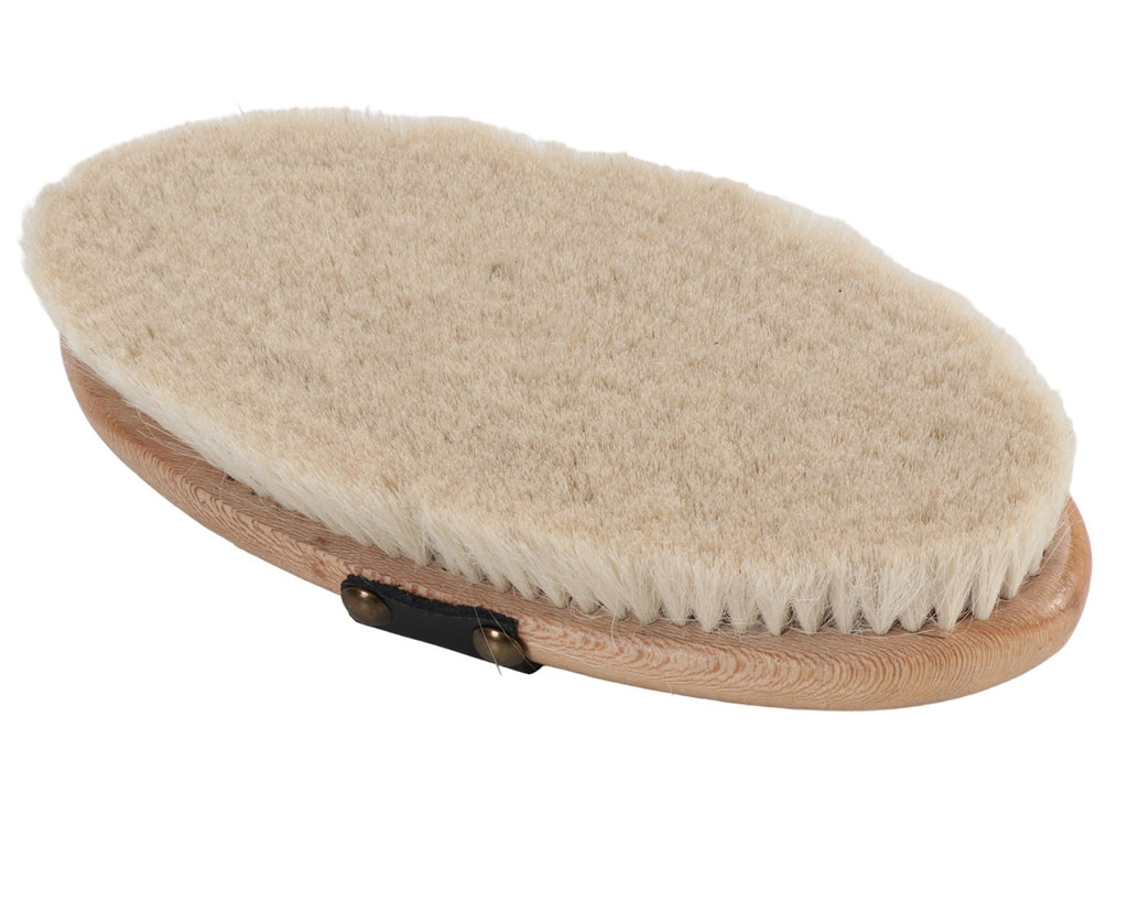Showmaster Deluxe Goat Hair Body Brush: Ideal for final finishing and facial areas. 215mm wooden back.
