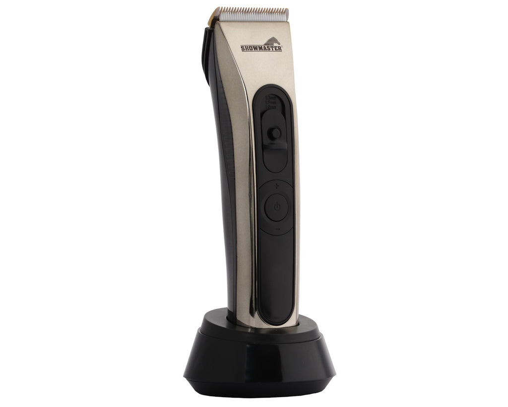 Showmaster Cordless Horse Clippers: Battery-operated clippers with ceramic moving blade. LED power display. Run time 180+ minutes. Includes accessories. Size: 80mm x 80mm x 315mm.