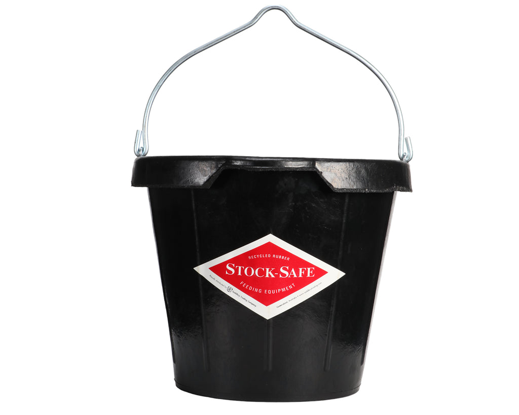 Stock-Safe Bucket w/Pouring Lip - 17 Litres