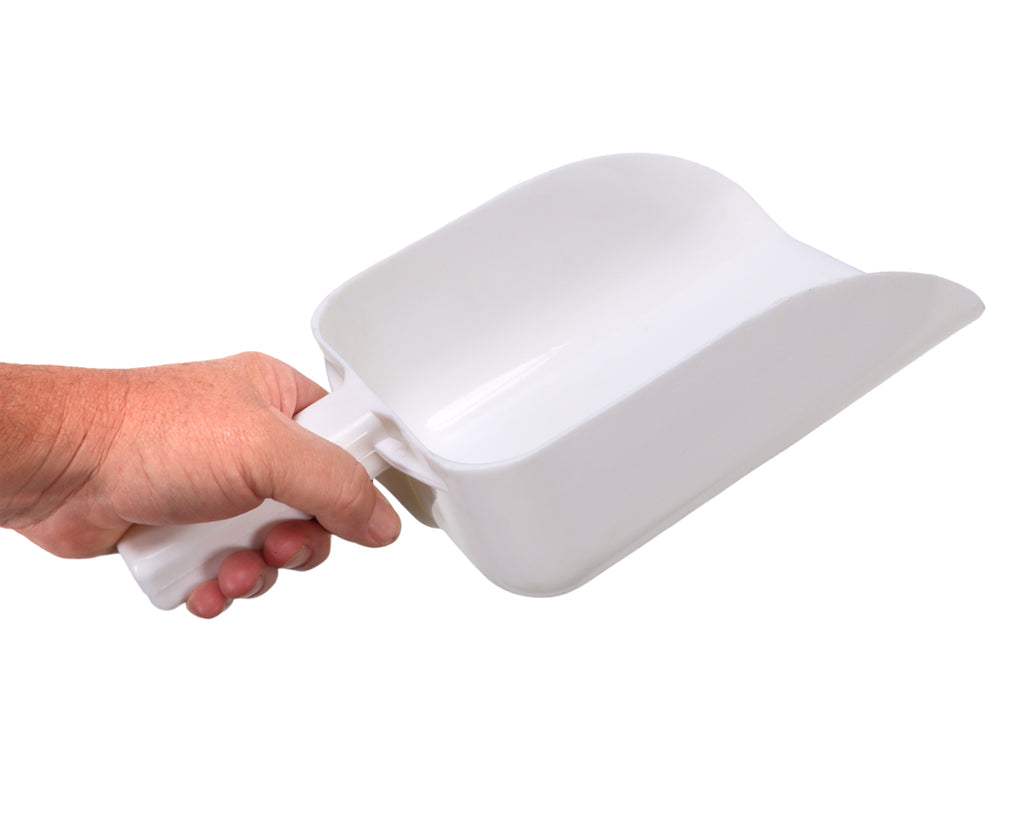 Large Plastic Feed Scoop in White - perfect for distributing feed, pellets, chaff, oats, medicine, vitamins and minerals