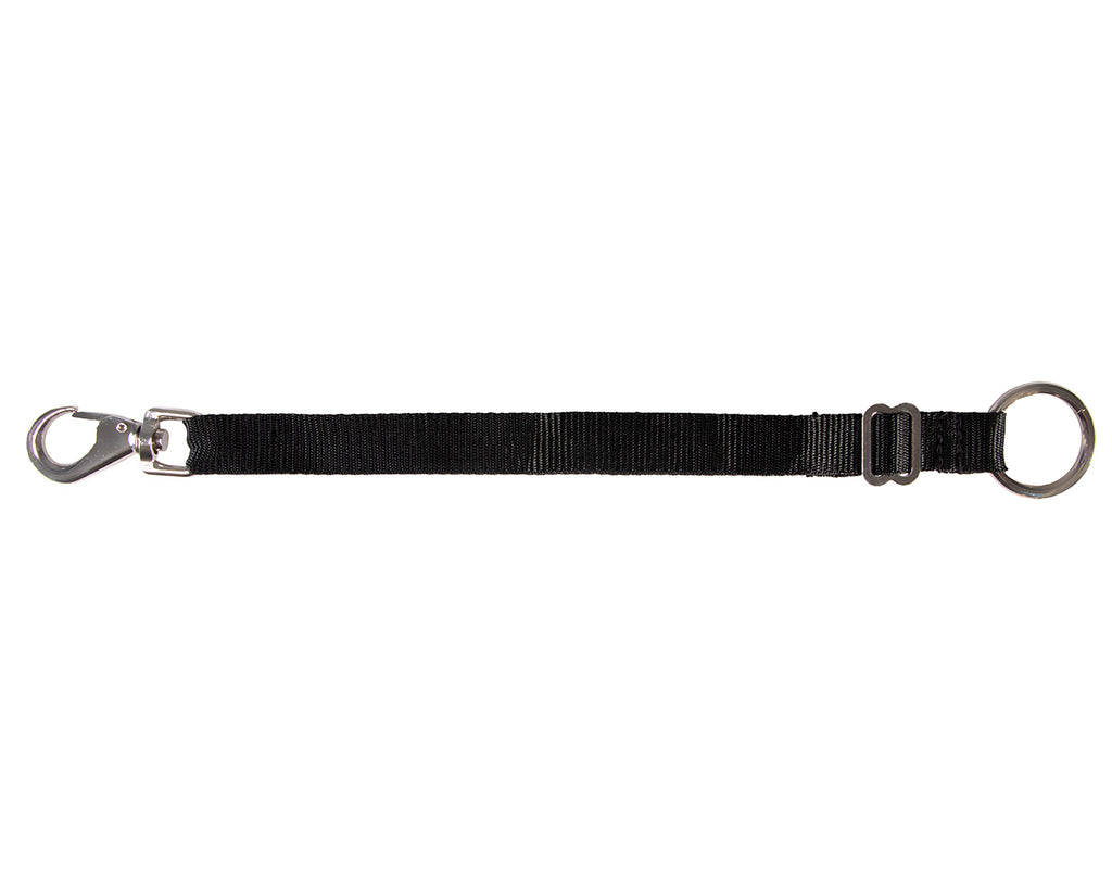 A black adjustable hanging strap from STC, with a ring at one end and a snap hook at the other. It can be used to hang buckets, bags, and other items on fences or rails. The overall length can be adjusted from 45cm to 70cm using a slide buckle. The strap is durable and suitable for both indoor and outdoor use.