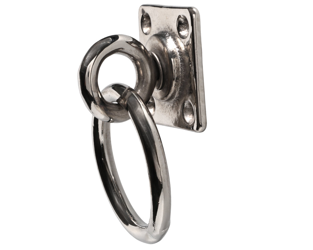 Hitching Ring w/Swivel Base - allowing movement when tethering your horse or pony