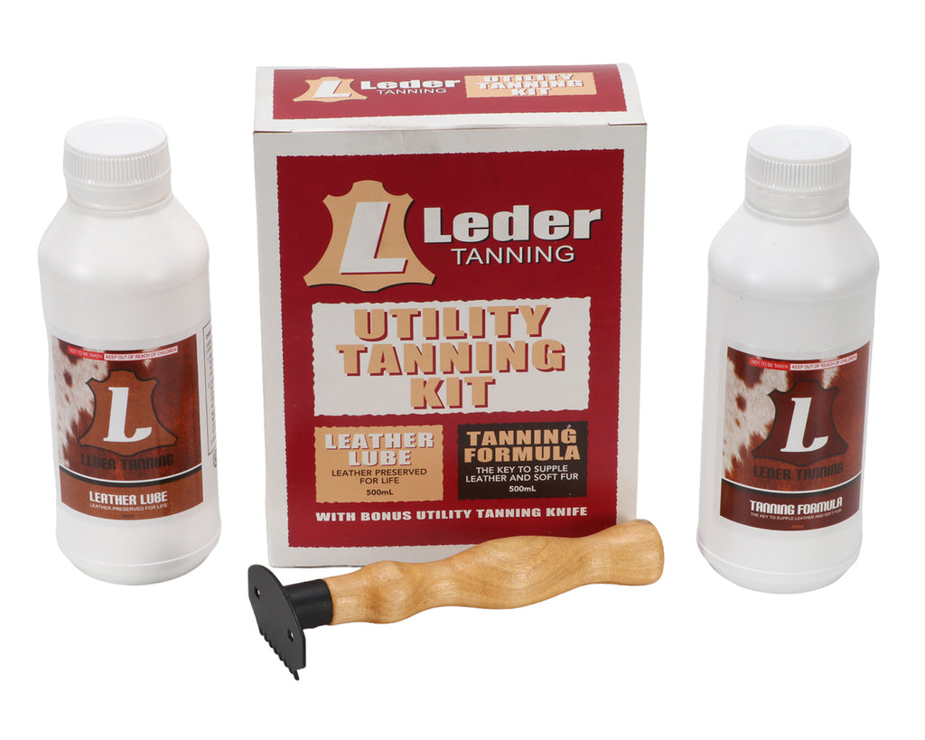 Leder Tanning Kit - Utility contains 500mL of tanning formula, 500mL of leather lube and a tanning knife